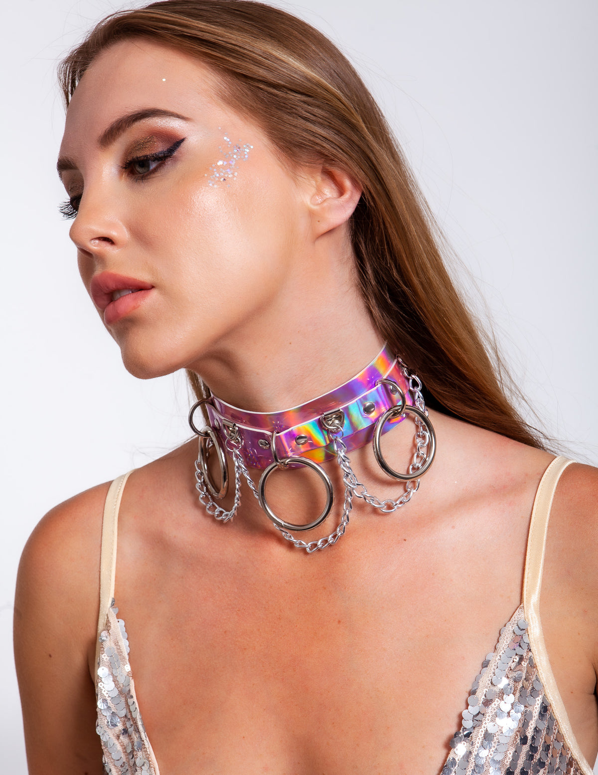 Choker in Pink mit Ringen und Ketten