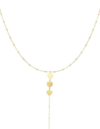 Goldene Halskette mit drei Herzen