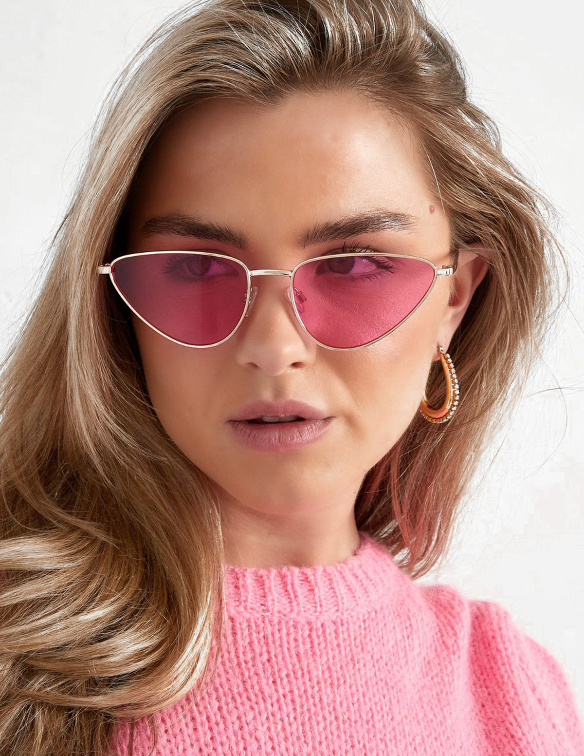 Cat-Eye Sonnenbrille mit pinken Gläsern und Silberrahmen